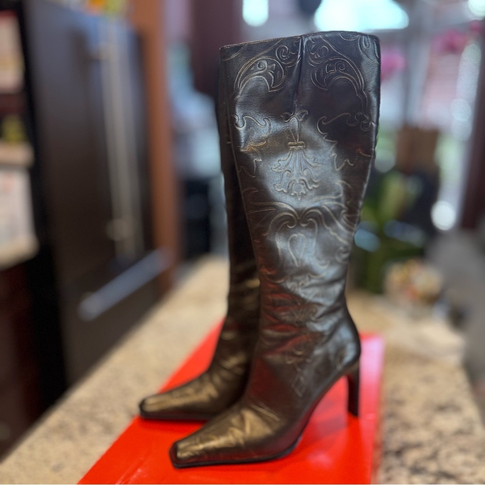 NWT Claudia Ciuti Elegant Bronze Barocco Leather Knee-High Boots.